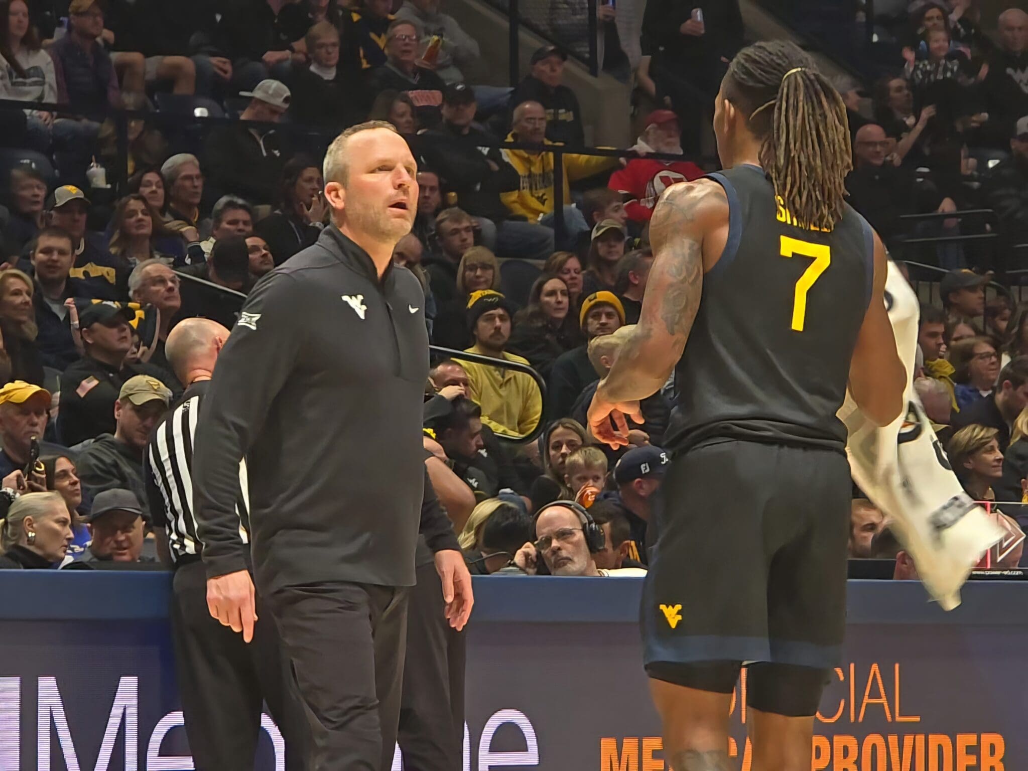 WVU Basketball HC Darian DeVries and Javon Small