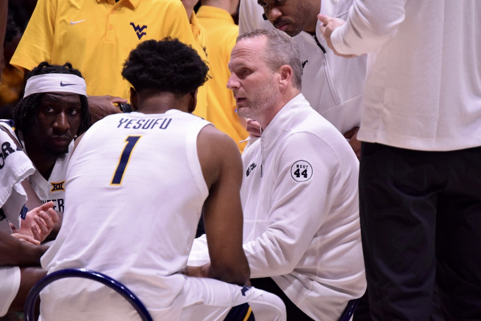 WVU Basketball Head Coach Darian DeVries, Huddle