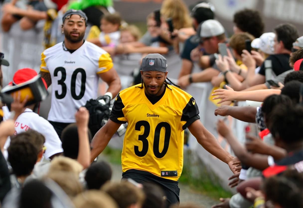 Beanie Bishop with fans at Steelers training camp