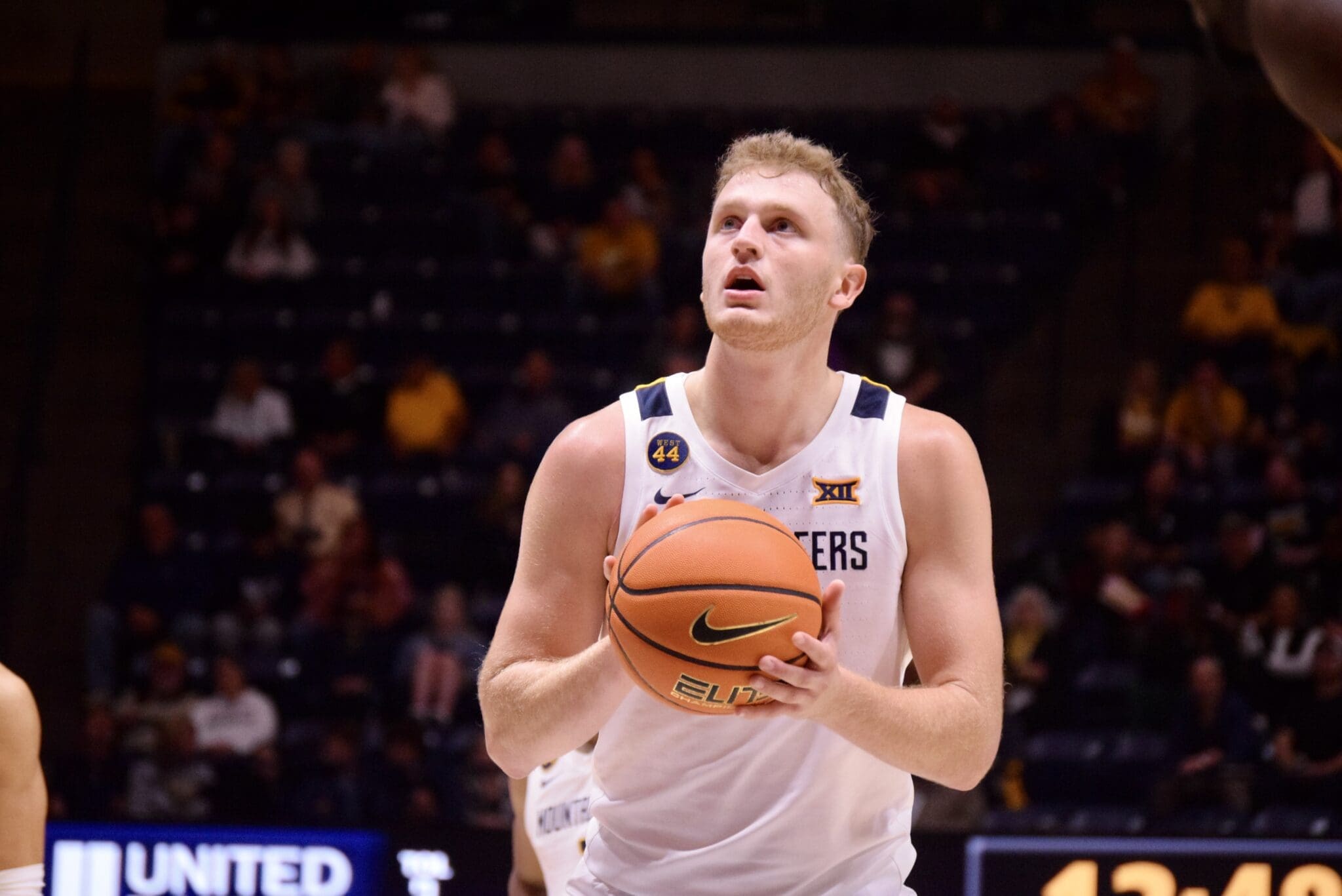 WVU Basketball Tucker DeVries Free Throw