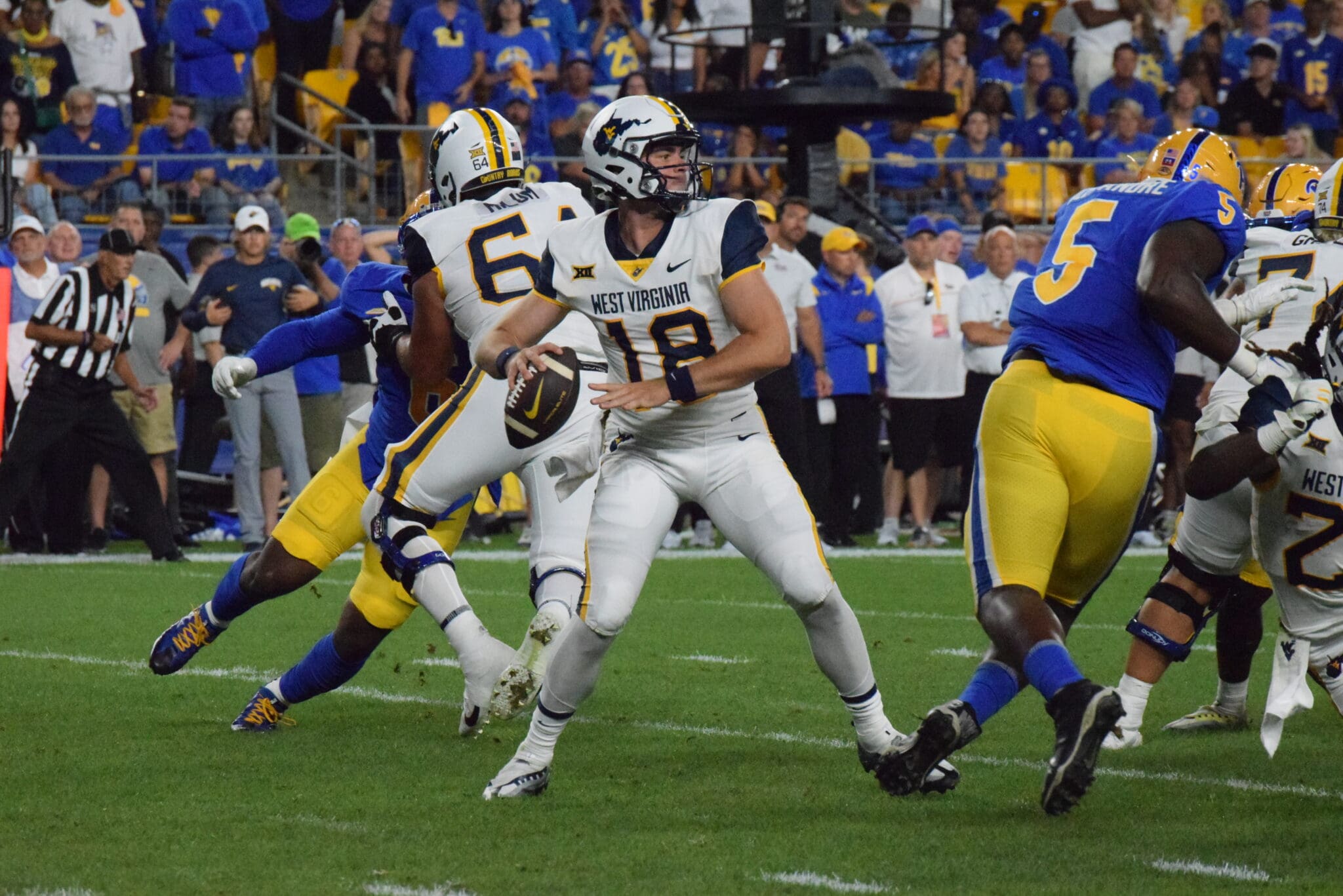 JT Daniels dropping back to throw against Pitt