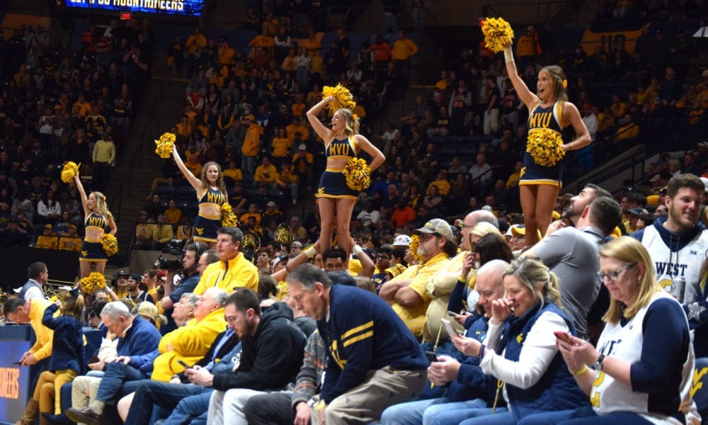 WVU fans and cheerleaders