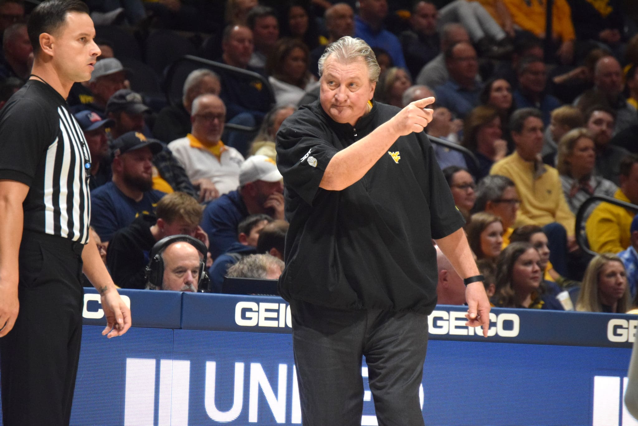 Bob Huggins pointing to ref