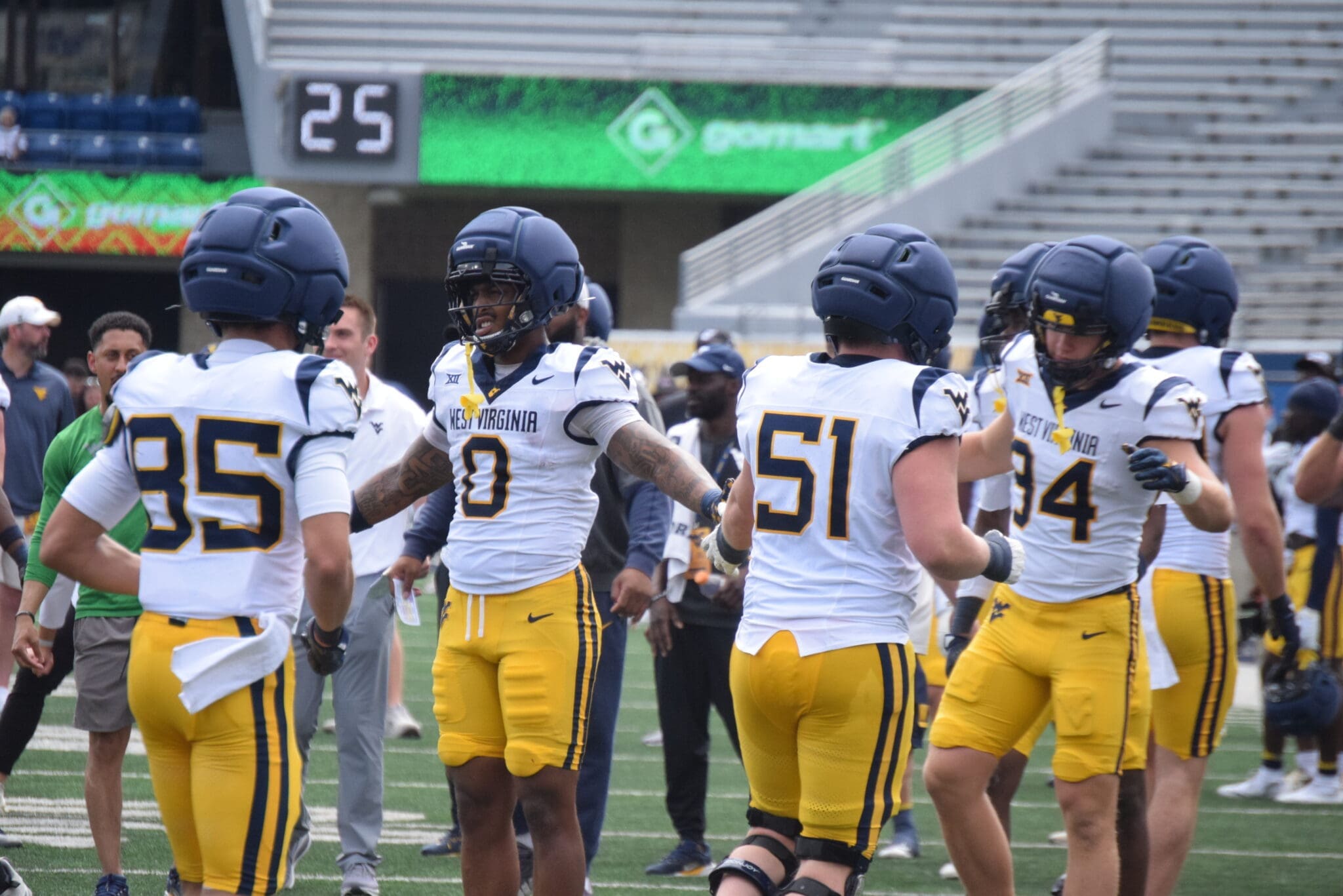 WVU Football TE Josh Sapp among teammates during scrimmage