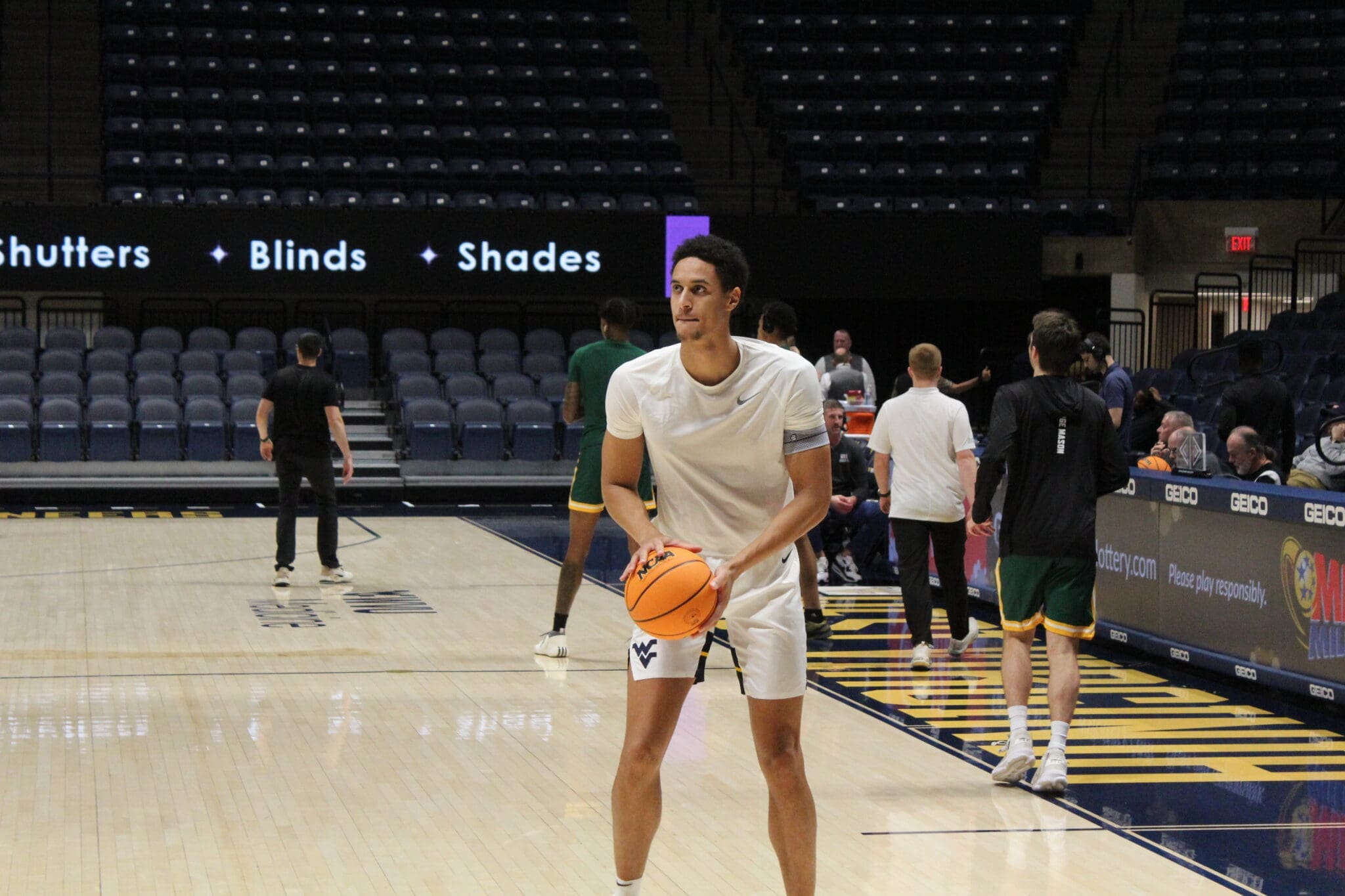 West Virginia Basketball Jesse Edwards