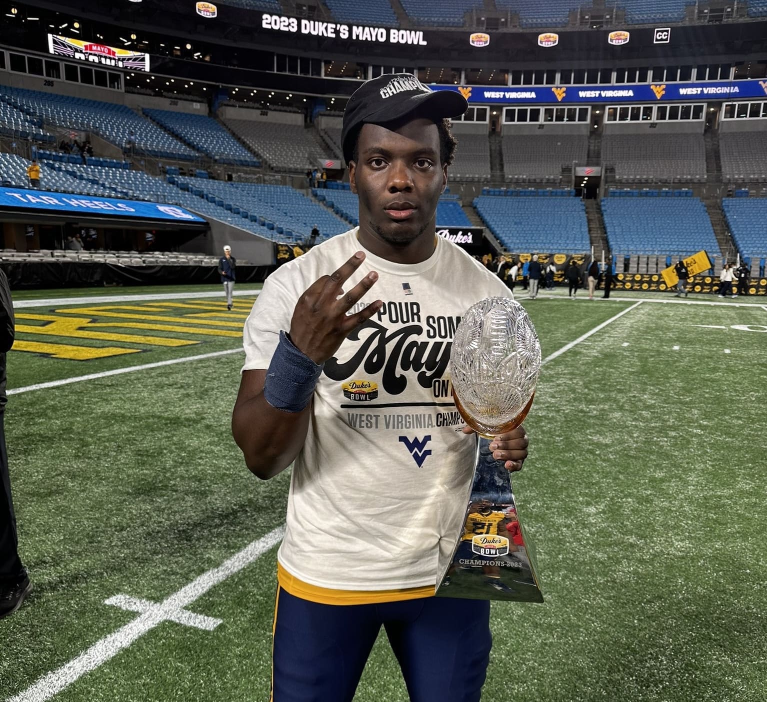 WVU DL Tomiwa Durojaiye