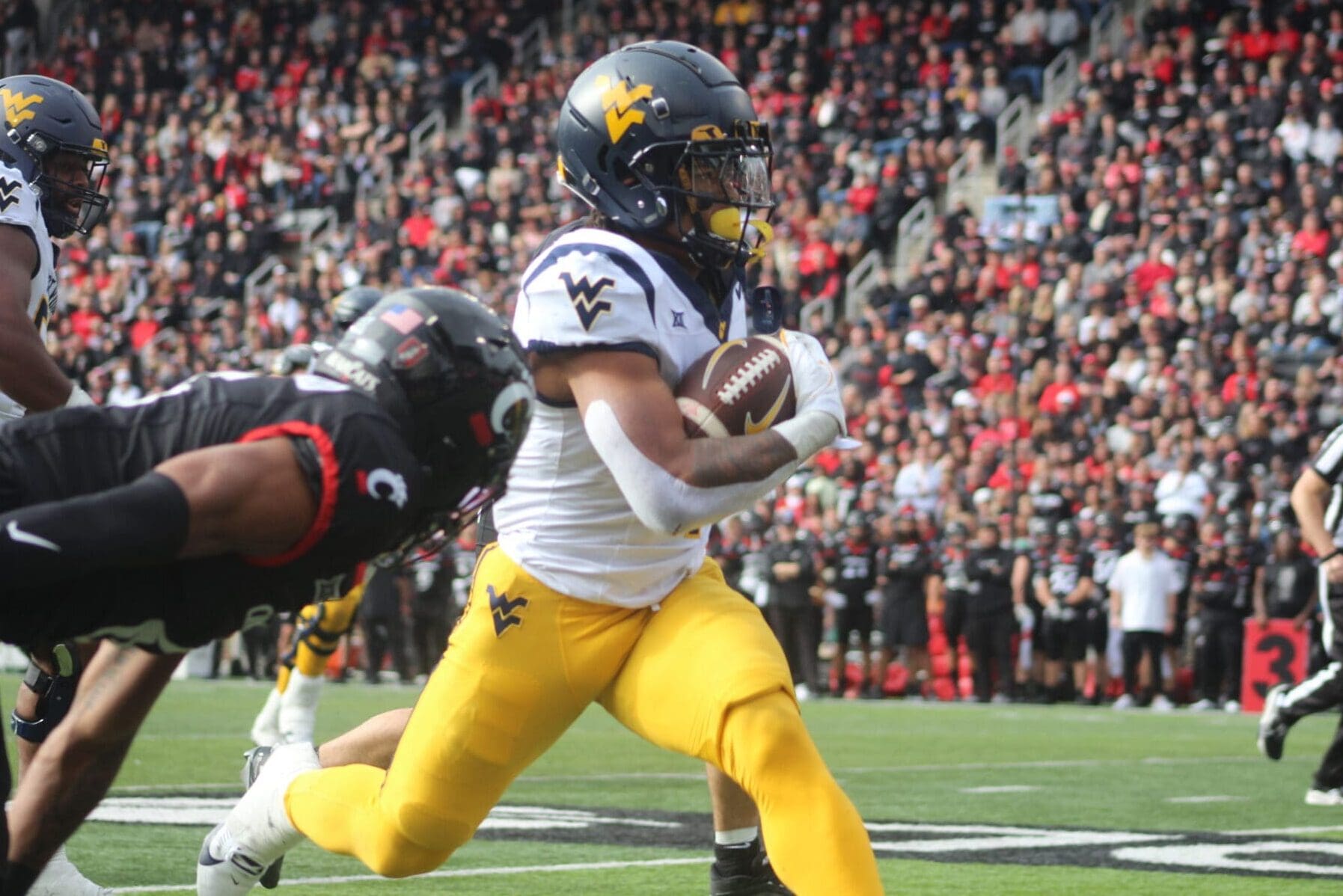 WVU Football RB Jahiem White at Cincinnati